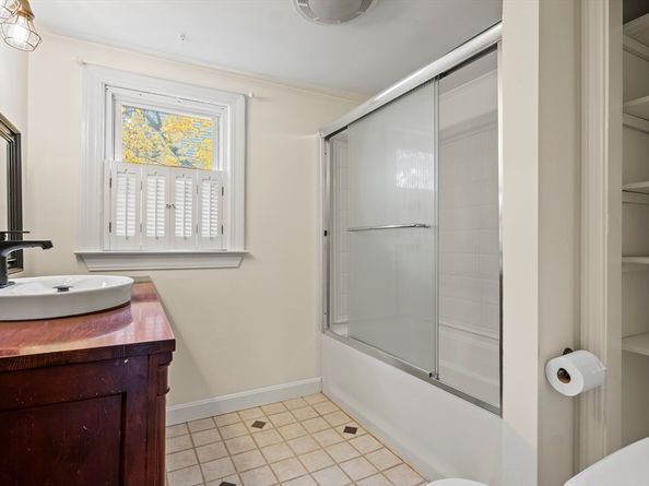 29 Crawford Street, Leominster MA 01453