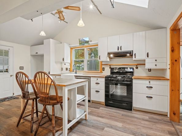 29 Crawford Street, Leominster MA 01453