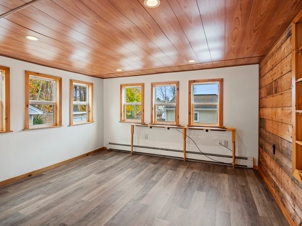 29 Crawford Street, Leominster MA 01453