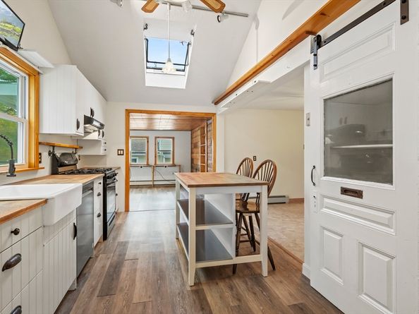 29 Crawford Street, Leominster MA 01453