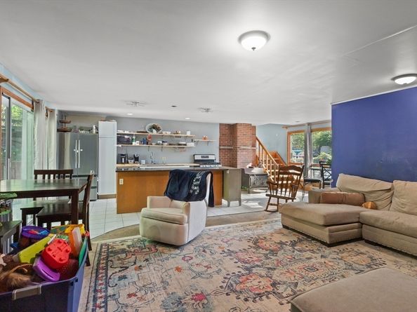 368 Essex Ave, Gloucester MA 01930