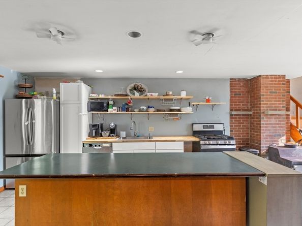 368 Essex Ave, Gloucester MA 01930