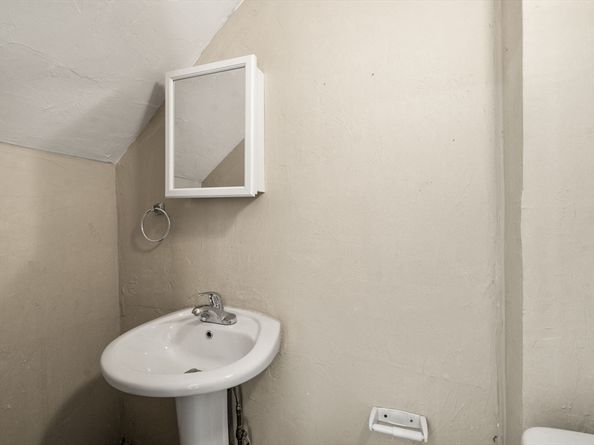 723 Main St, Southbridge MA 01550