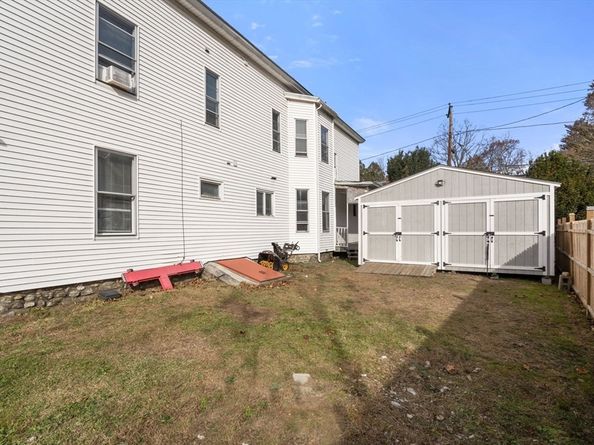 723 Main St, Southbridge MA 01550