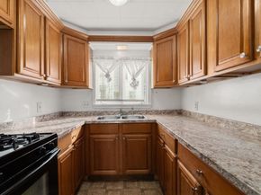 723 Main St, Southbridge MA 01550