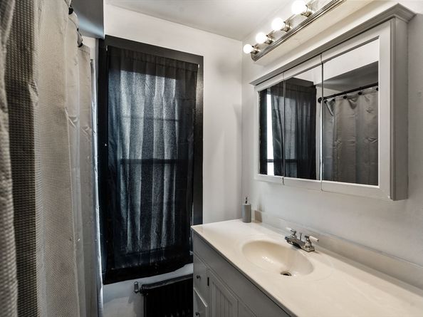 723 Main St, Southbridge MA 01550