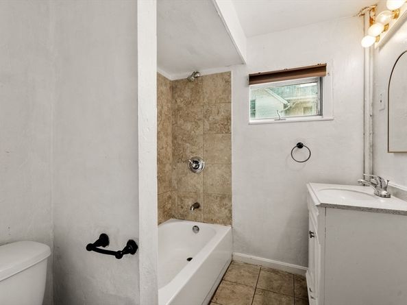 723 Main St, Southbridge MA 01550