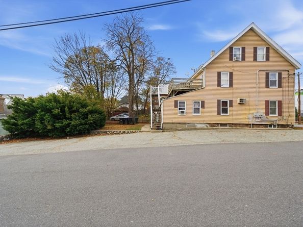 9-11 Wade Ave, Woburn MA 01801