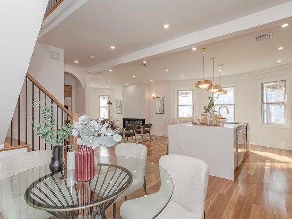 123 Mt Vernon Street 2, Newton MA 02465