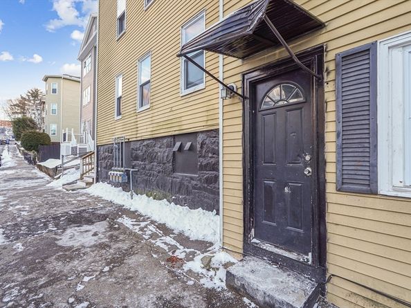 13-15 Sterling St, Worcester MA 01610