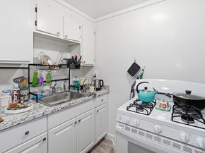 13-15 Sterling St, Worcester MA 01610