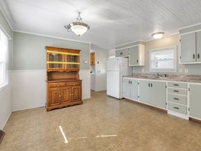 43 Park Ave, Sturbridge MA 01566