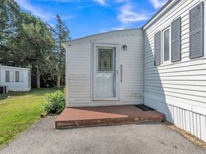 43 Park Ave, Sturbridge MA 01566