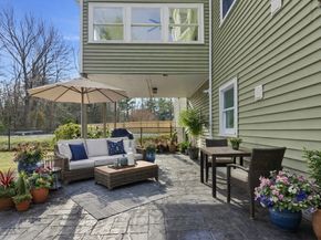 189 Sheri Ln, Weymouth MA 02190