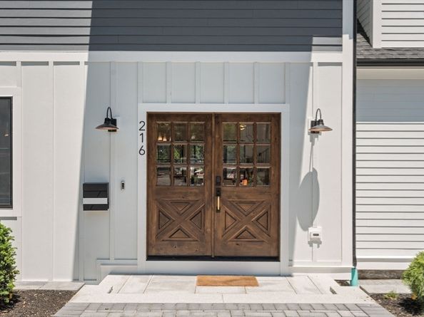 216 Aspinwall Ave, 3, Brookline MA 02446