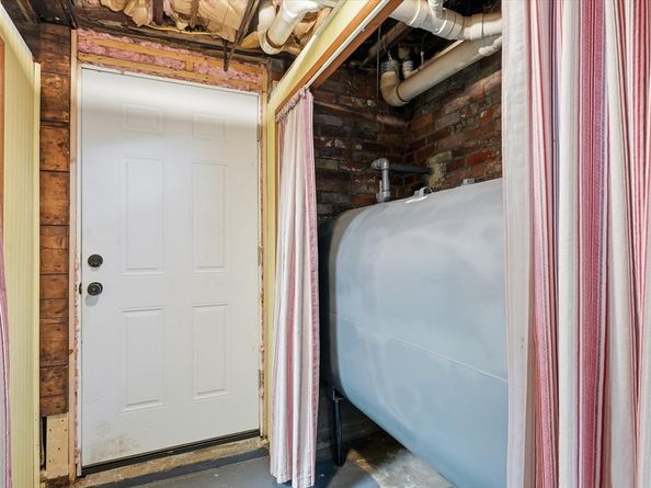 293 Pine St, Gardner MA 01440