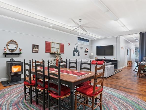 293 Pine St, Gardner MA 01440