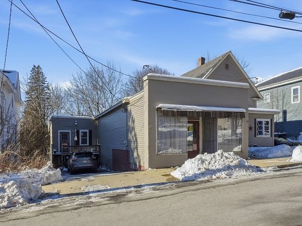 293 Pine St, Gardner MA 01440