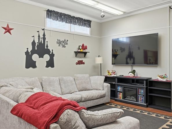 293 Pine St, Gardner MA 01440