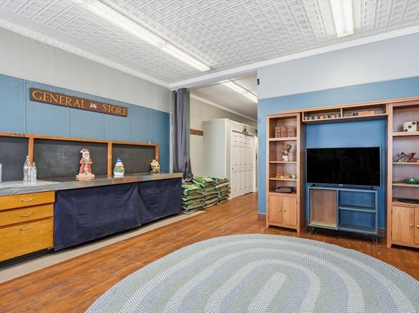 293 Pine St, Gardner MA 01440