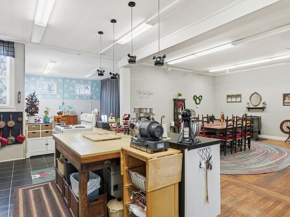 293 Pine St, Gardner MA 01440