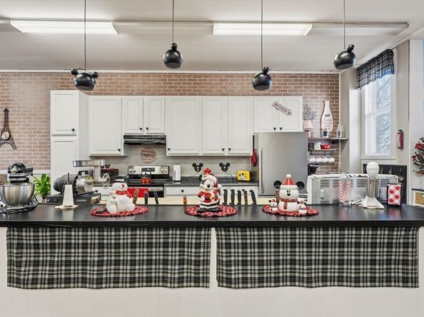 293 Pine St, Gardner MA 01440