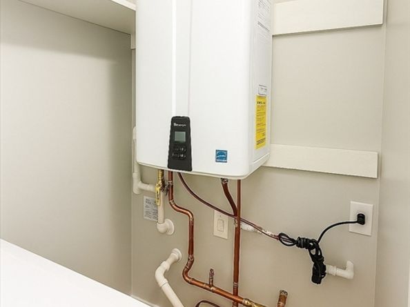 98 Prescott St 1C, Boston MA 02128