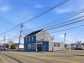 98 Foster St, Peabody MA 01960