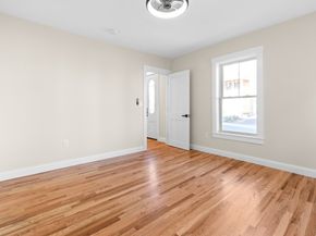 20 Beacon St 1, Gloucester MA 01930