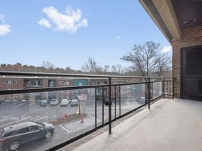 1202 Greendale Ave 133, Needham MA 02492