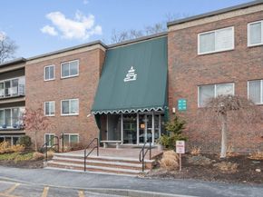 1202 Greendale Ave 133, Needham MA 02492