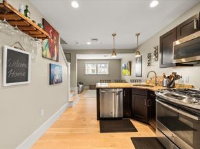 76 Court St 7, Plymouth MA 02360