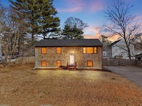 37 Annawon Dr, Halifax MA 02338