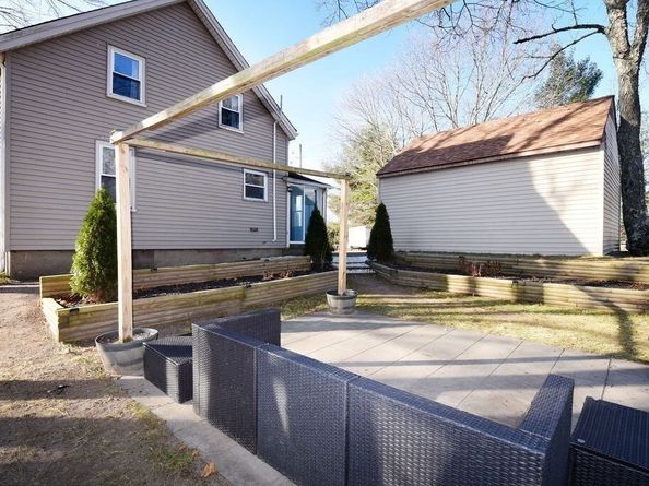 25 Hillside Ave, Middleboro MA 02346