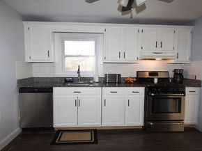 25 Hillside Ave, Middleboro MA 02346