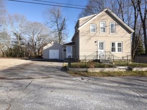 25 Hillside Ave, Middleboro MA 02346