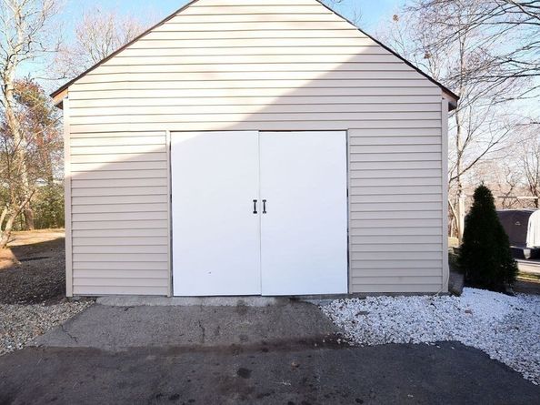 25 Hillside Ave, Middleboro MA 02346