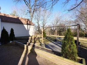 25 Hillside Ave, Middleboro MA 02346