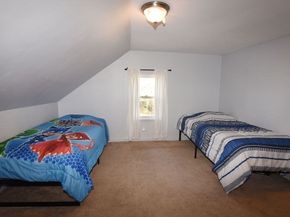 25 Hillside Ave, Middleboro MA 02346