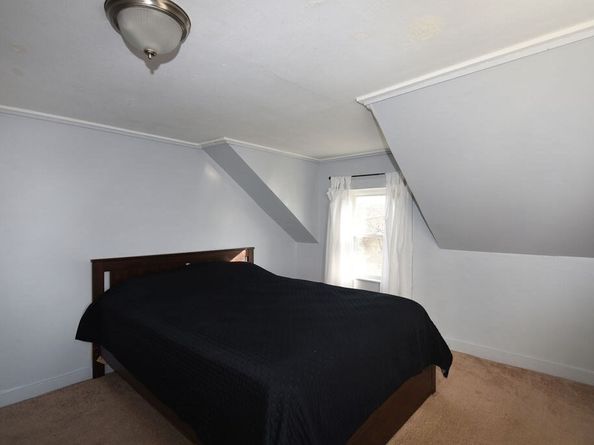 25 Hillside Ave, Middleboro MA 02346