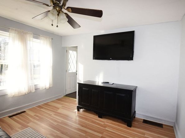 25 Hillside Ave, Middleboro MA 02346