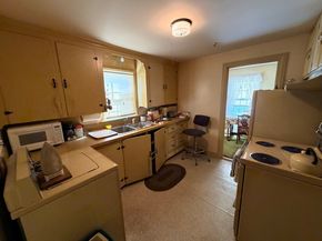 192 Concord Rd, Lincoln MA 01773