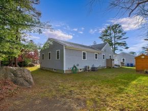 19 Datewood St, Wareham MA 02571