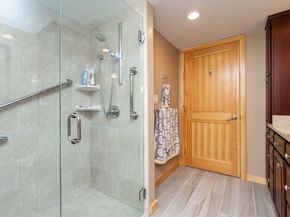 404 Paradise Rd 1T, Swampscott MA 01907