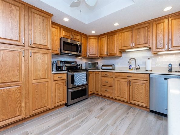 404 Paradise Rd 1T, Swampscott MA 01907