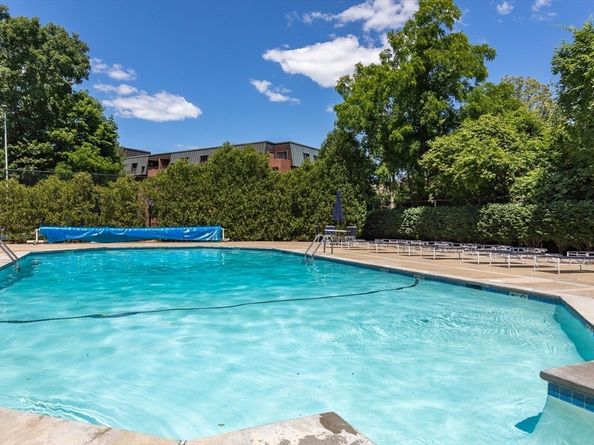 404 Paradise Rd 1T, Swampscott MA 01907