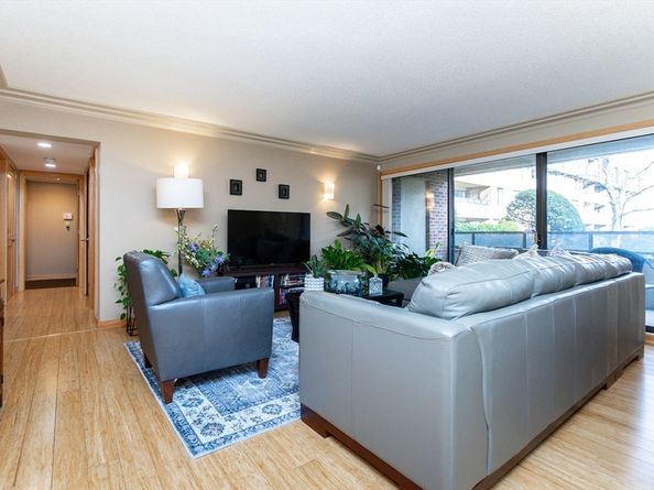 404 Paradise Rd 1T, Swampscott MA 01907