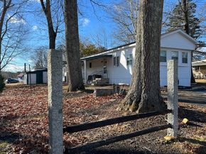 6 Stagecoach Drive, Brookfield MA 01506