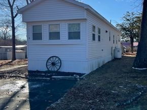 6 Stagecoach Drive, Brookfield MA 01506