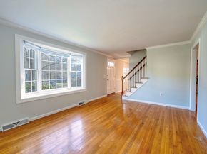 21 Strawberry Ln, Whitman MA 02382